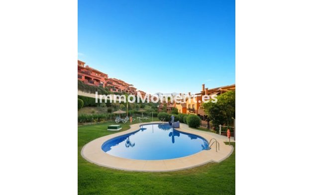 Resale - Apartment - Estepona - Estepona Centro