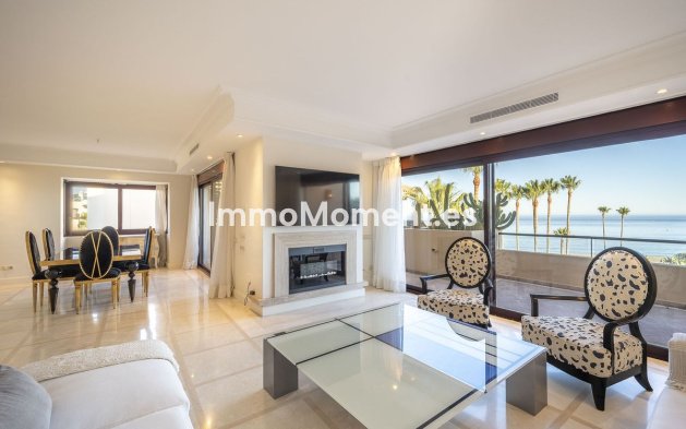 Resale - Apartment - Estepona - Costalita