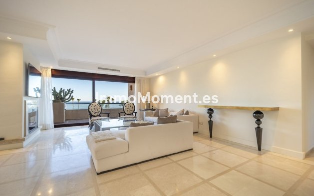 Resale - Apartment - Estepona - Costalita