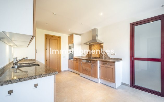 Resale - Apartment - Estepona - Costalita