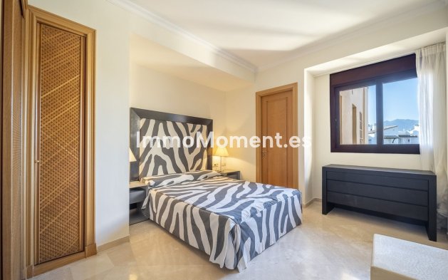 Resale - Apartment - Estepona - Costalita