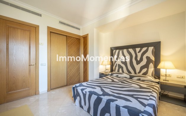 Resale - Apartment - Estepona - Costalita