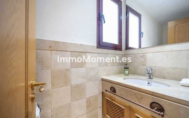 Resale - Apartment - Estepona - Costalita