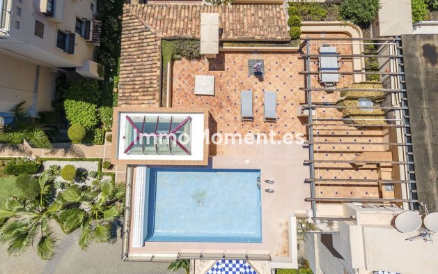 Resale - Apartment - Estepona - Costalita