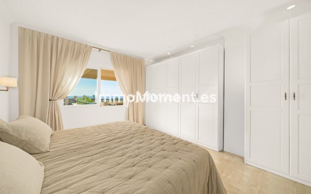 Resale - Apartment - Marbella - Elviria