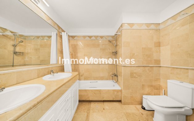 Resale - Apartment - Marbella - Elviria