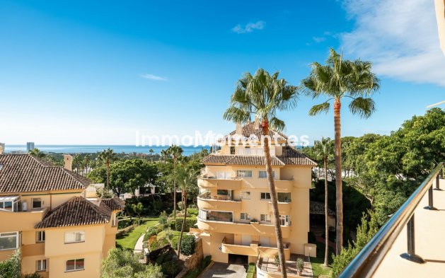 Resale - Apartment - Marbella - Elviria