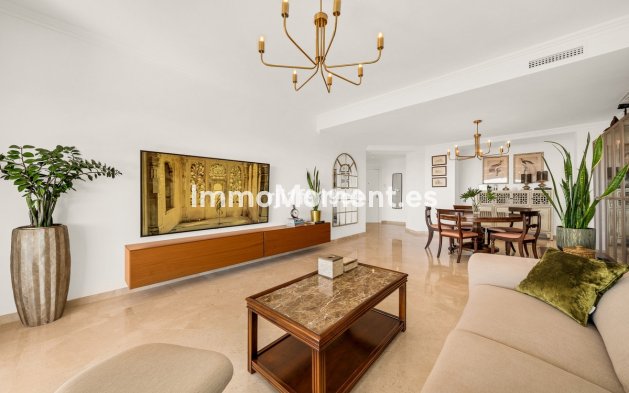 Resale - Apartment - Marbella - Elviria