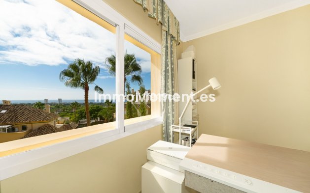 Resale - Apartment - Marbella - Elviria