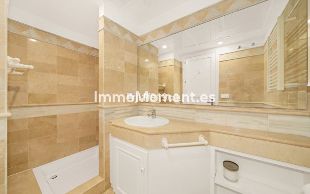 Resale - Apartment - Marbella - Elviria