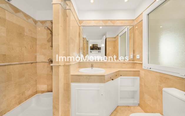 Resale - Apartment - Marbella - Elviria
