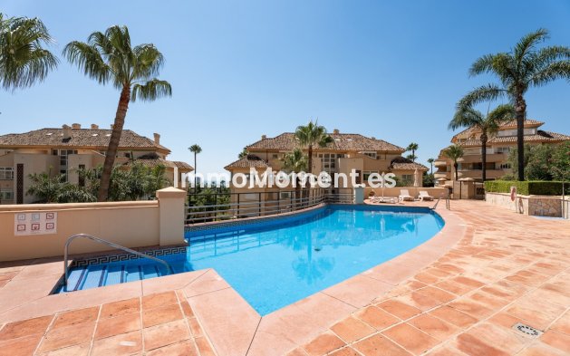Resale - Apartment - Marbella - Elviria