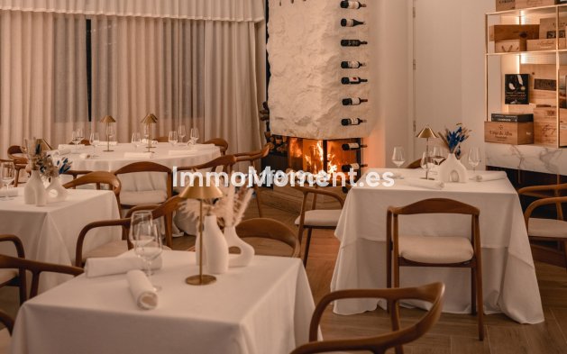 Resale - Apartment - Marbella - Elviria