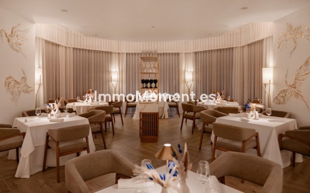 Resale - Apartment - Marbella - Elviria