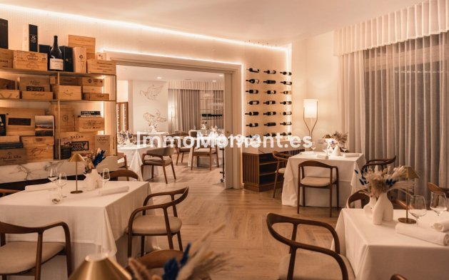 Resale - Apartment - Marbella - Elviria