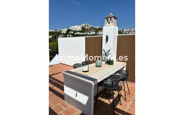 Resale - Apartment - Benahavís - Los Arqueros