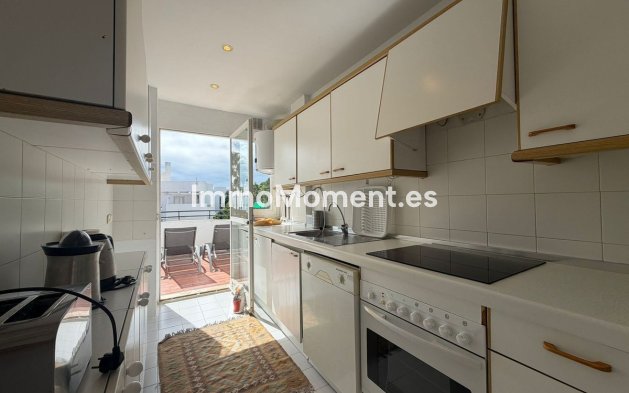 Resale - Apartment - Estepona - Estepona Centro