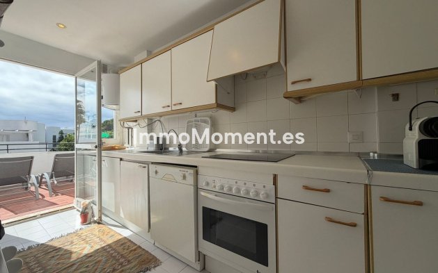 Resale - Apartment - Estepona - Estepona Centro