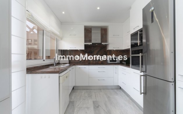 Wiederverkauf - Wohnung - Marbella - Nueva Andalucía