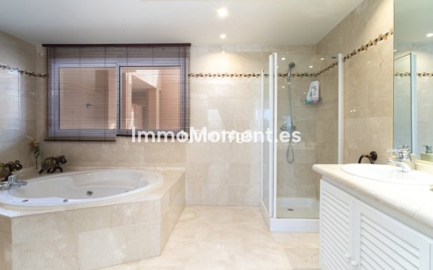 Wiederverkauf - Wohnung - Marbella - Nueva Andalucía