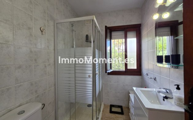 Resale - Detached villa - Estepona - Estepona Centro