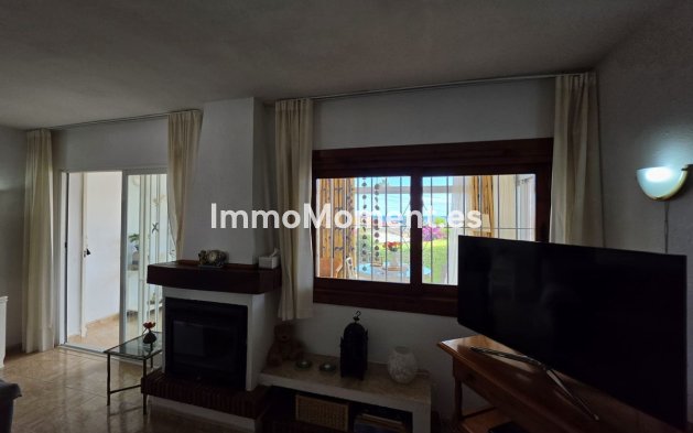 Resale - Detached villa - Estepona - Estepona Centro