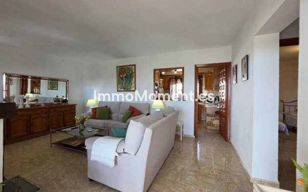 Resale - Detached villa - Estepona - Estepona Centro