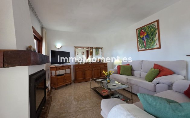 Resale - Detached villa - Estepona - Estepona Centro