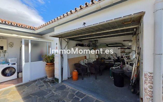 Resale - Detached villa - Estepona - Estepona Centro
