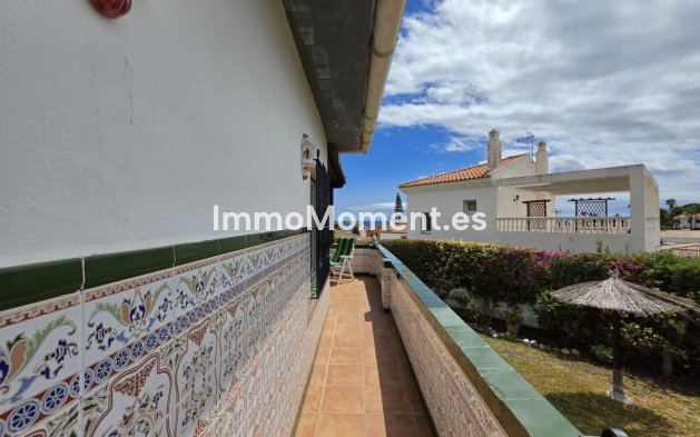 Resale - Detached villa - Estepona - Estepona Centro
