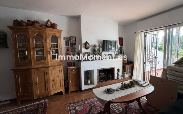 Resale - Apartment - Marbella - Nueva Andalucía