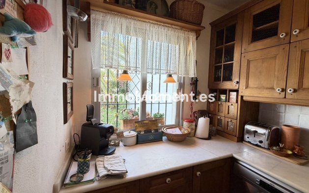 Resale - Apartment - Marbella - Nueva Andalucía