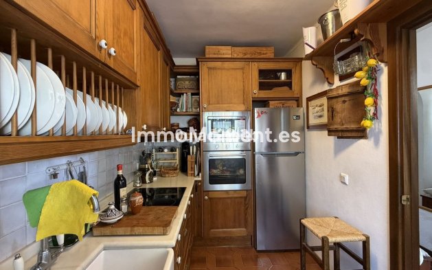 Resale - Apartment - Marbella - Nueva Andalucía