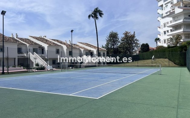 Resale - Apartment - Marbella - Nueva Andalucía