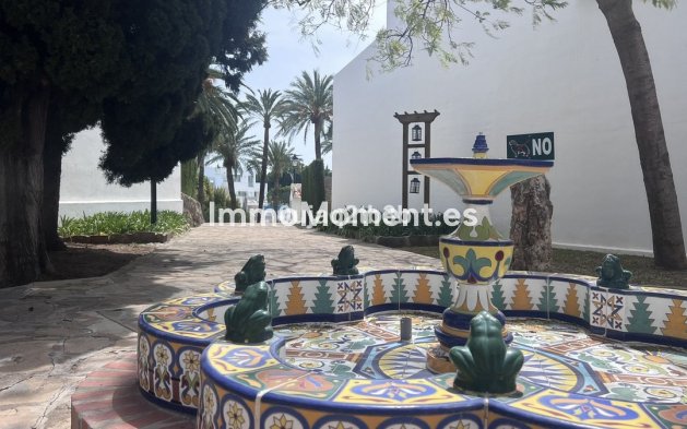 Resale - Apartment - Marbella - Nueva Andalucía
