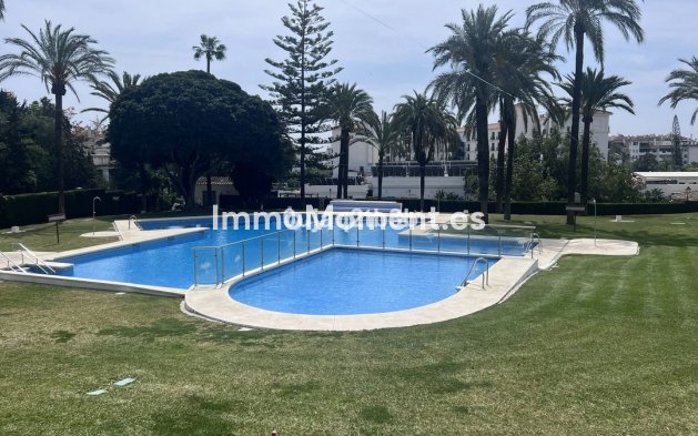 Resale - Apartment - Marbella - Nueva Andalucía