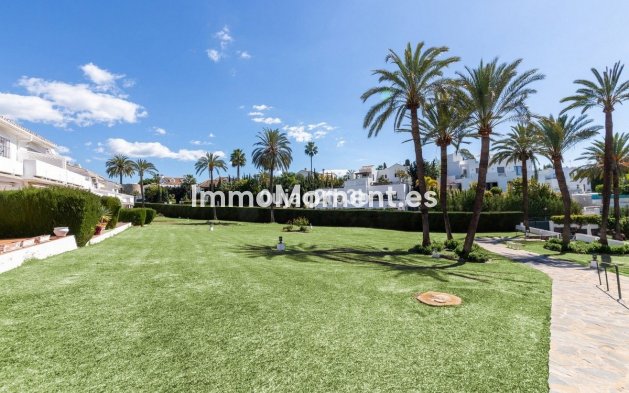 Resale - Apartment - Marbella - Nueva Andalucía