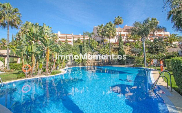Resale - Apartment - Marbella - Nueva Andalucía