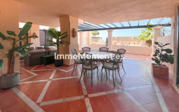 Resale - Apartment - Marbella - Nueva Andalucía