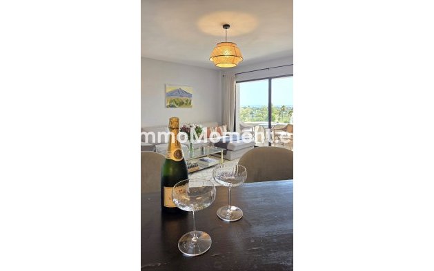 Revente - Appartement - Estepona  - Atalaya