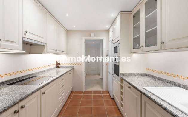 Revente - Appartement - Estepona  - Estepona Centro
