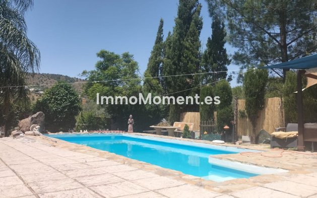 Revente - Maison de campagne - Intérieur                       - Monda