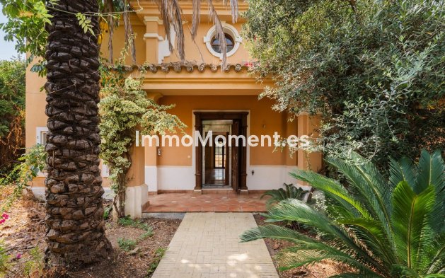 Bestaande woning - Vrijstaande villa - Estepona  - Estepona Centro