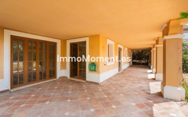 Bestaande woning - Vrijstaande villa - Estepona  - Estepona Centro