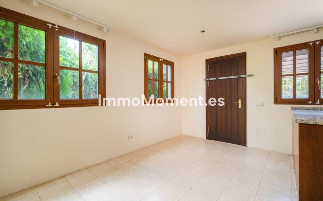 Bestaande woning - Vrijstaande villa - Estepona  - Estepona Centro