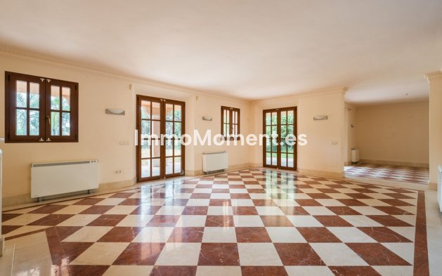 Bestaande woning - Vrijstaande villa - Estepona  - Estepona Centro
