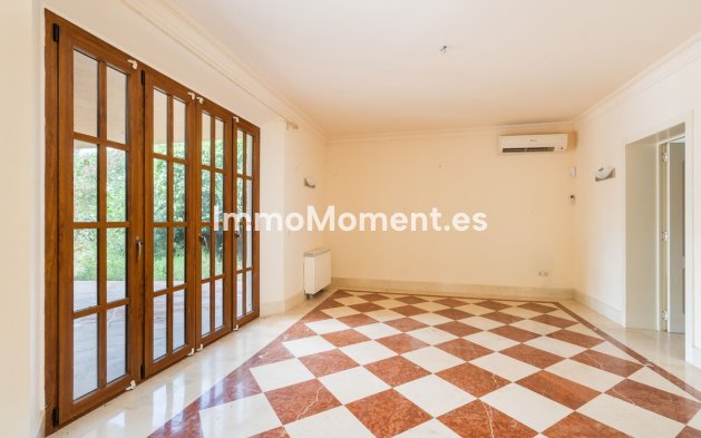 Bestaande woning - Vrijstaande villa - Estepona  - Estepona Centro