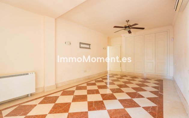 Bestaande woning - Vrijstaande villa - Estepona  - Estepona Centro