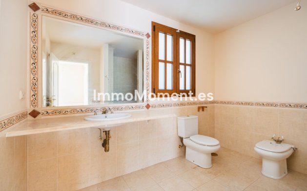 Bestaande woning - Vrijstaande villa - Estepona  - Estepona Centro