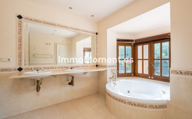 Bestaande woning - Vrijstaande villa - Estepona  - Estepona Centro